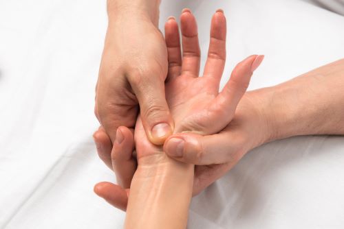 Handreflexzonen_Massage.jpg